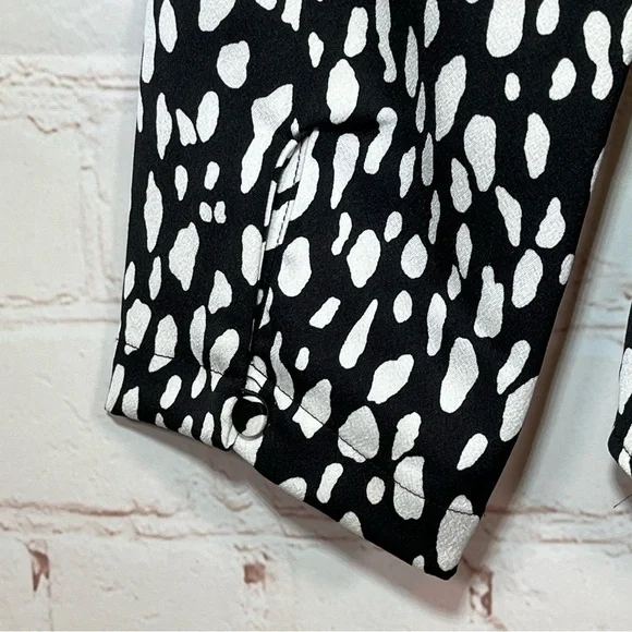 J Crew Long Sleeve Peplum Button Front Top in Printed Satin Crepe Size 2 - Picture 11 of 12